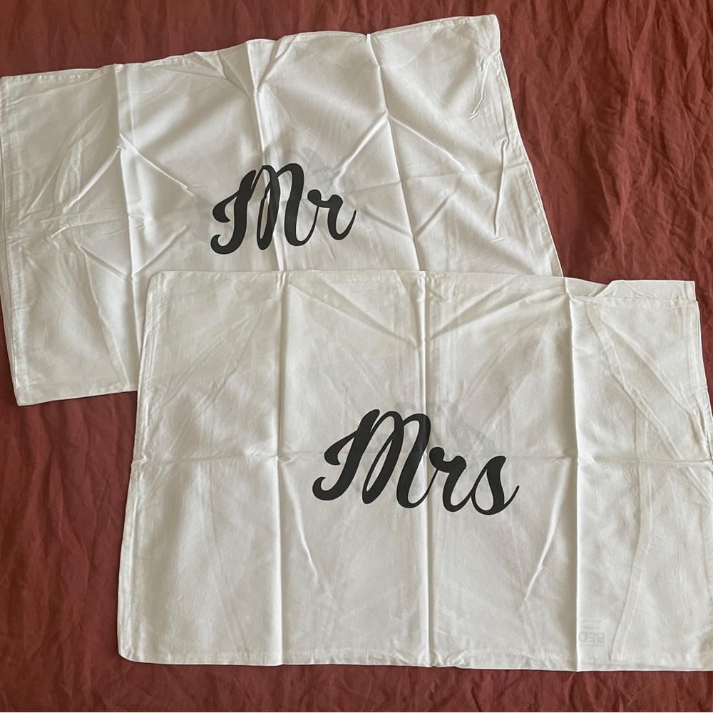 NWOT Mr & Mrs Pillowcases